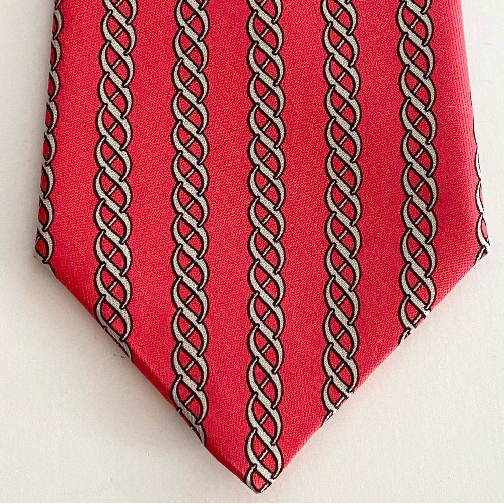 HERMÈS Paris 7010 TA Neiman Marcus Red Knit Pattern 100% Silk Tie Necktie